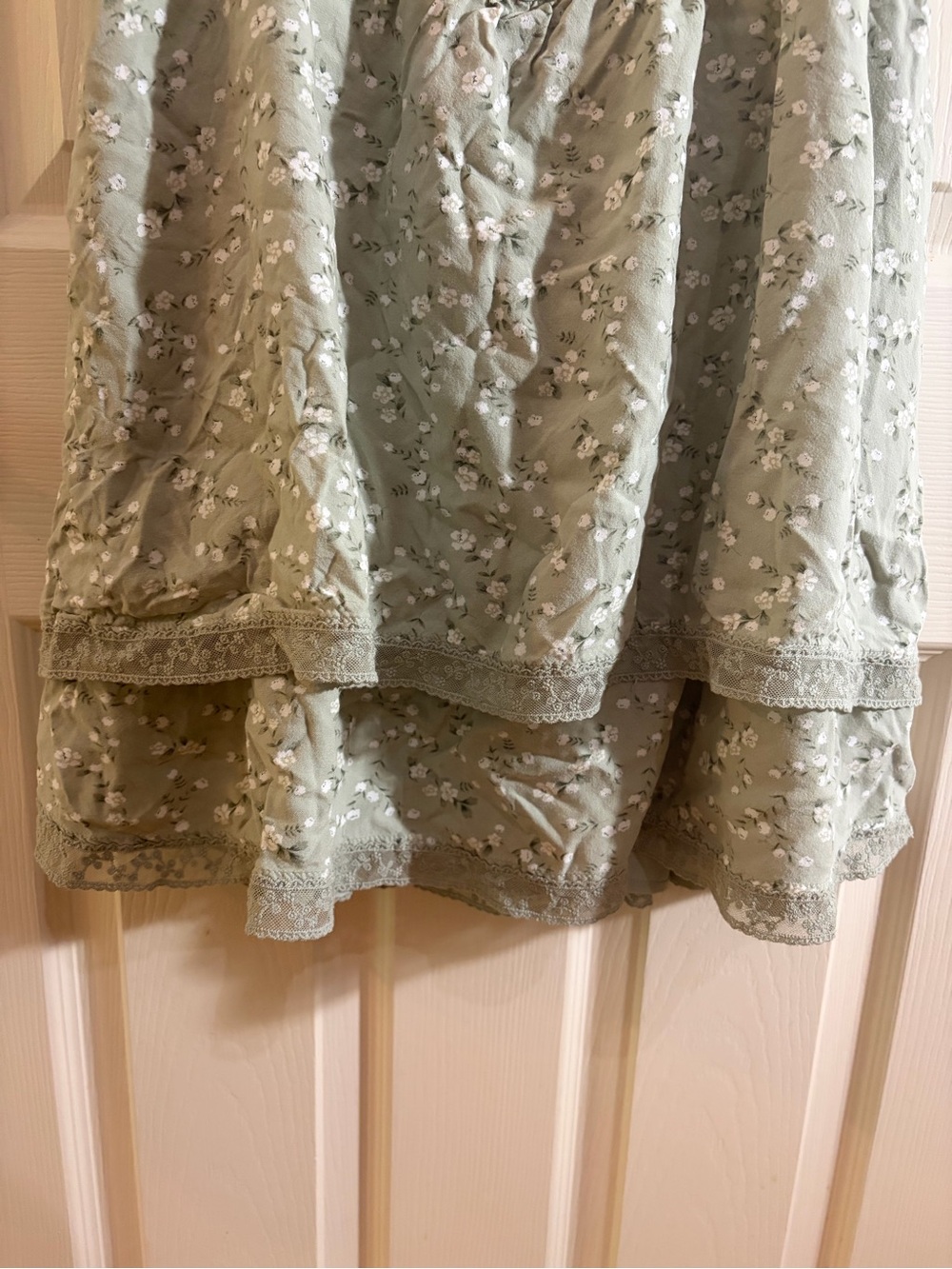Hollister Sage Green Floral Ruffle Mini Dress | Size L | Cottagecore - Picture 4 of 9